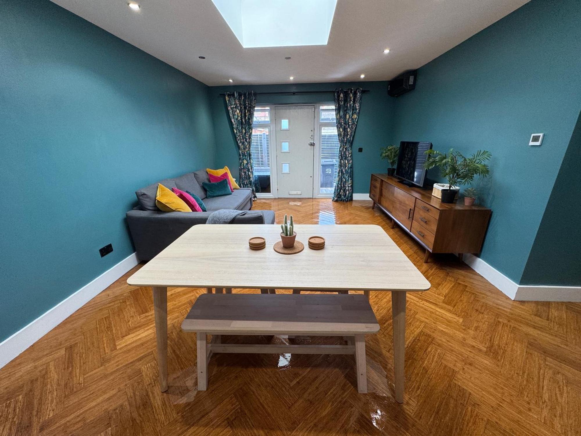 Streatham House - 2 Bedroom - Sleeps 6 - Free Wifi Streatham Vale 외부 사진
